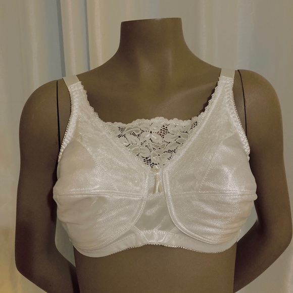 Almost U Wireless Camisole Bra Style 1200 40B 42B - Picture 2 of 12